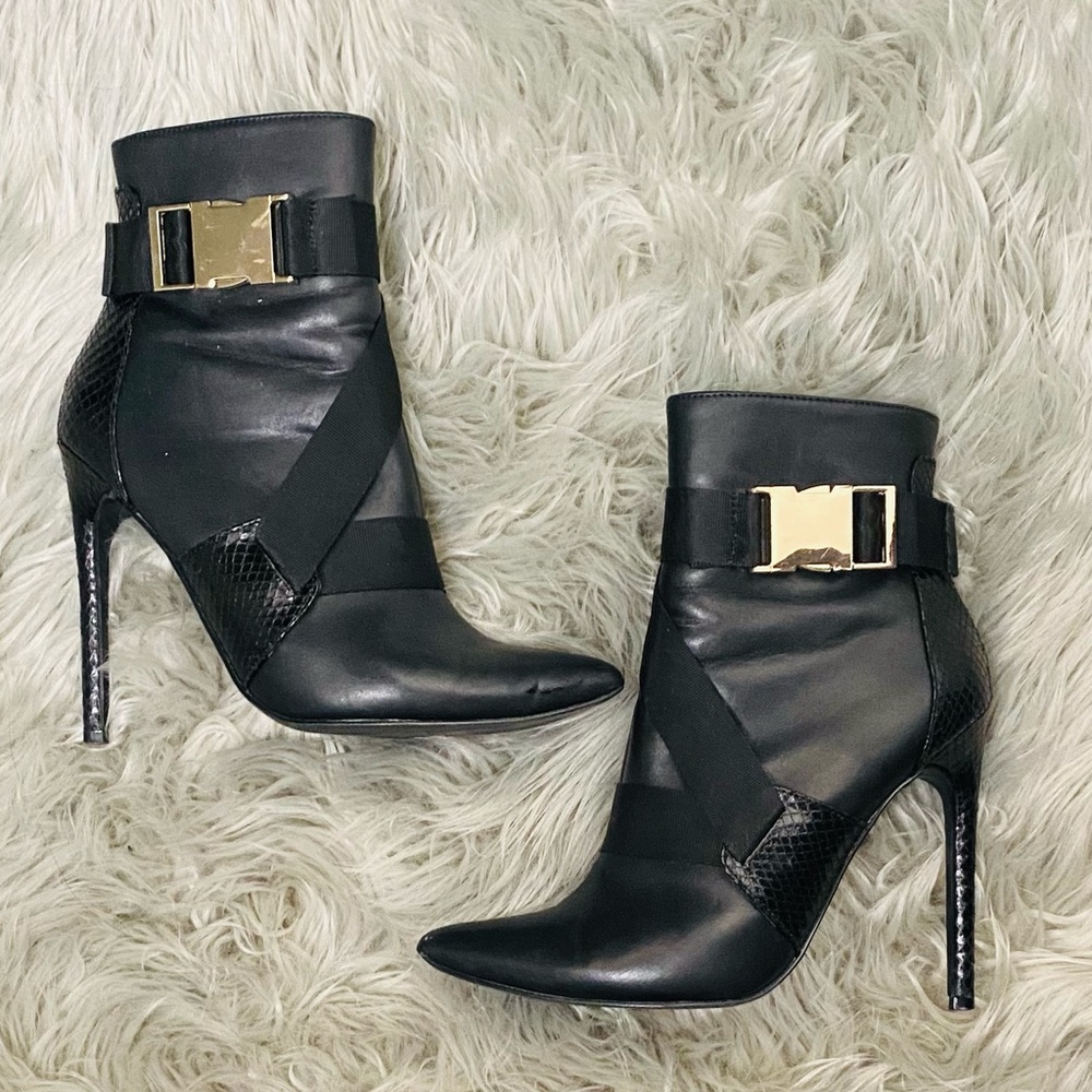Steve Madden Black booties